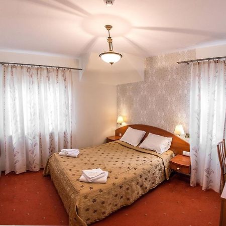 Hotel Karczowka เคียลเซ ภายนอก รูปภาพ
