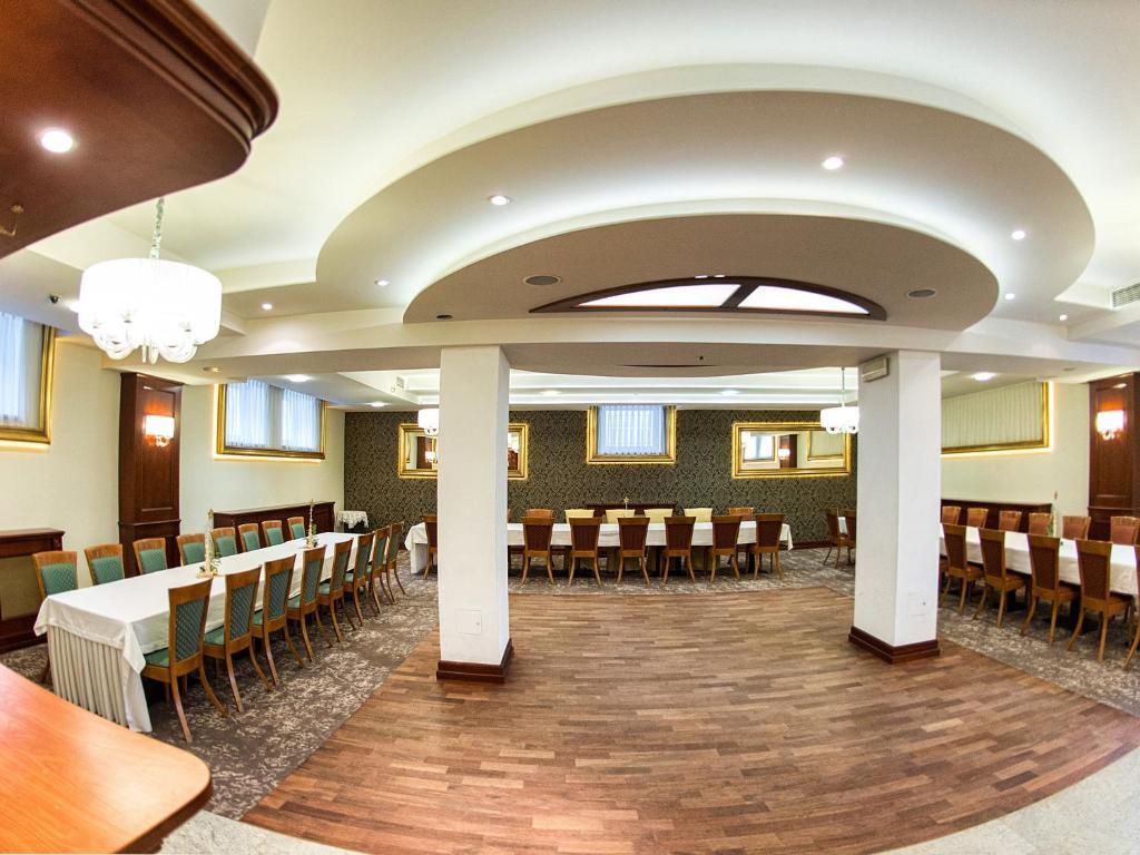 Hotel Karczowka เคียลเซ ภายนอก รูปภาพ