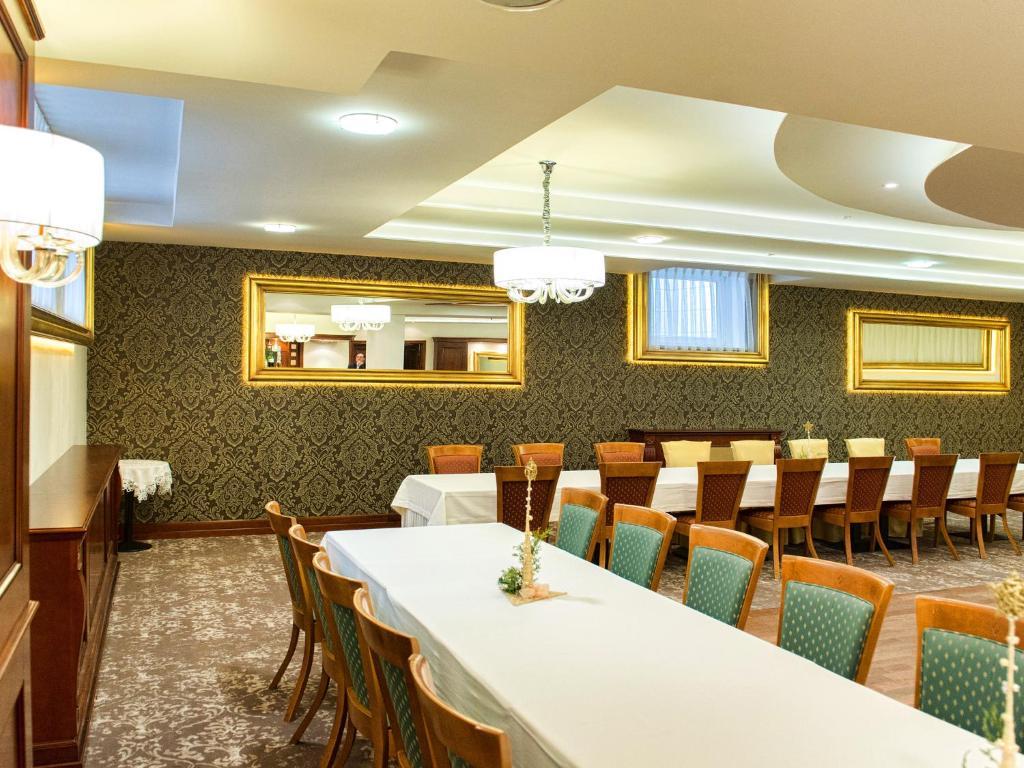 Hotel Karczowka เคียลเซ ภายนอก รูปภาพ