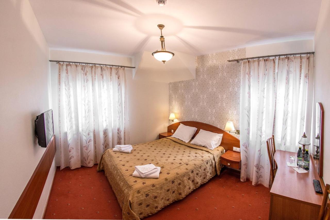 Hotel Karczowka เคียลเซ ภายนอก รูปภาพ