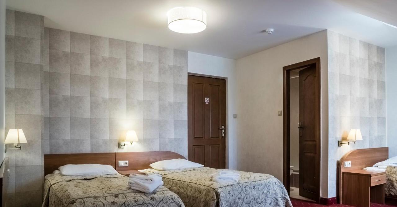 Hotel Karczowka เคียลเซ ภายนอก รูปภาพ