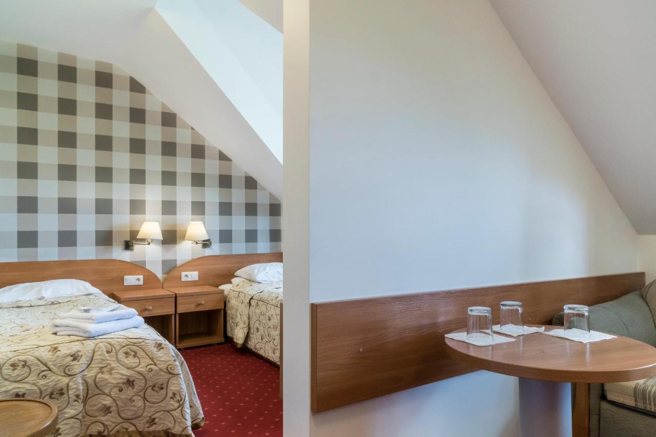 Hotel Karczowka เคียลเซ ภายนอก รูปภาพ