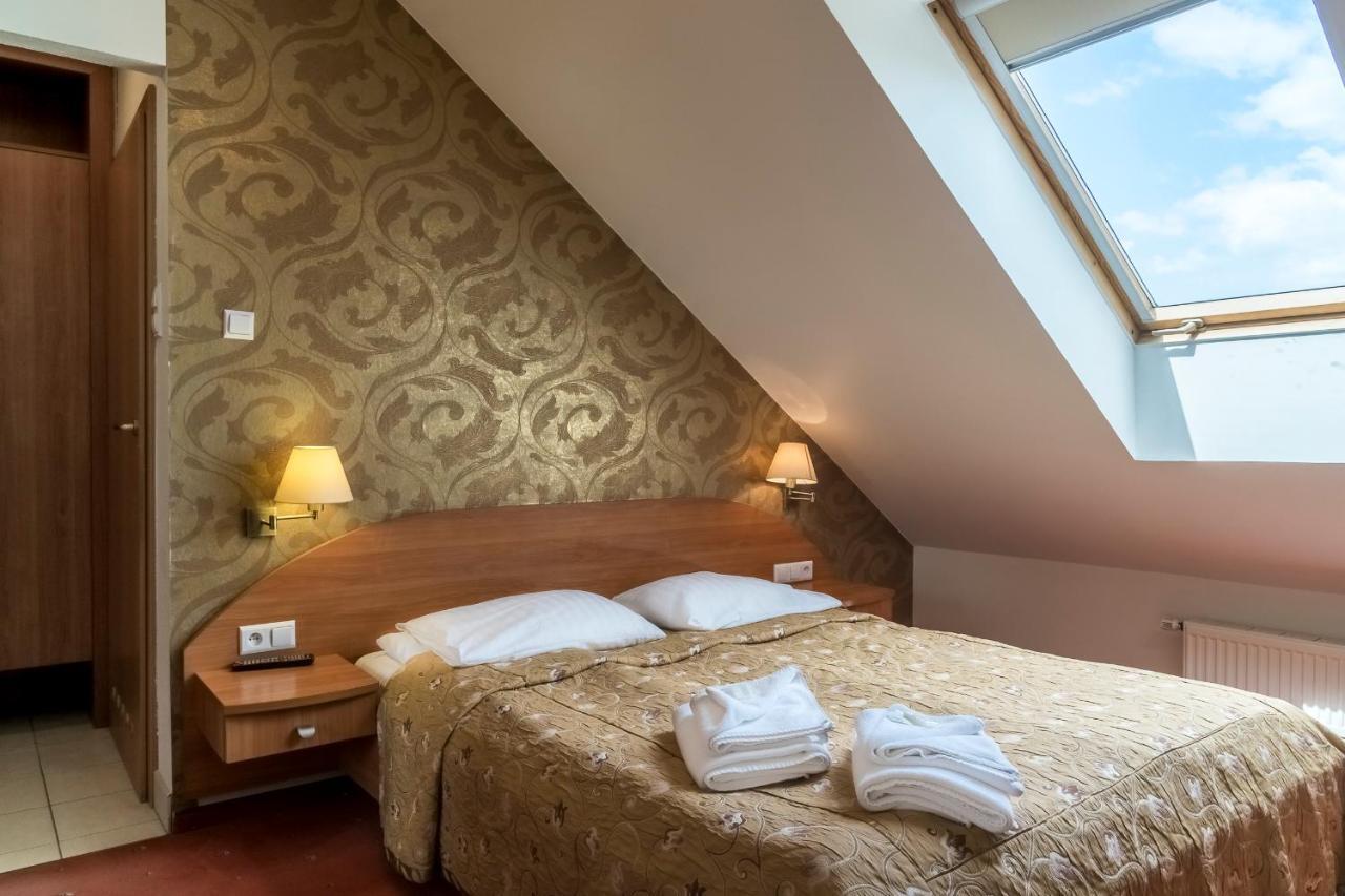 Hotel Karczowka เคียลเซ ภายนอก รูปภาพ