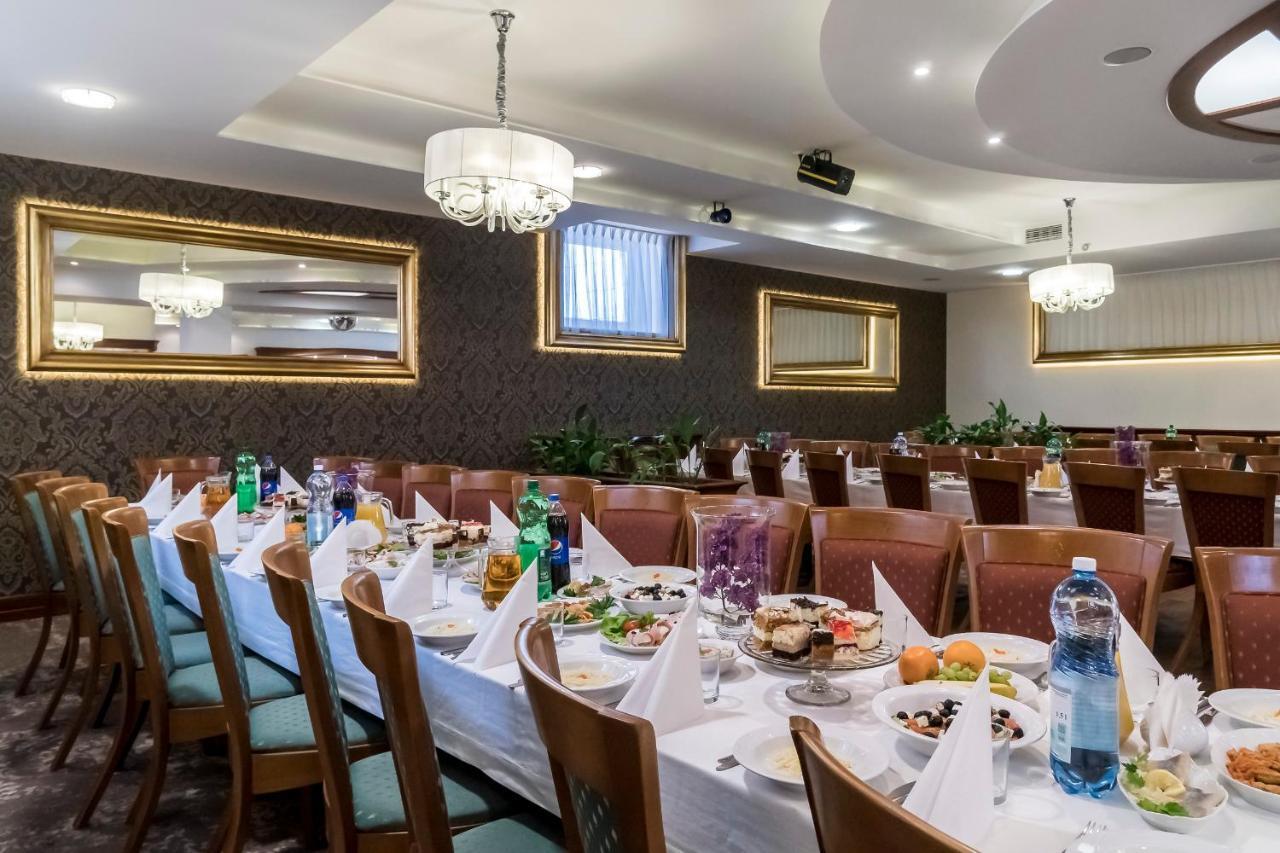 Hotel Karczowka เคียลเซ ภายนอก รูปภาพ